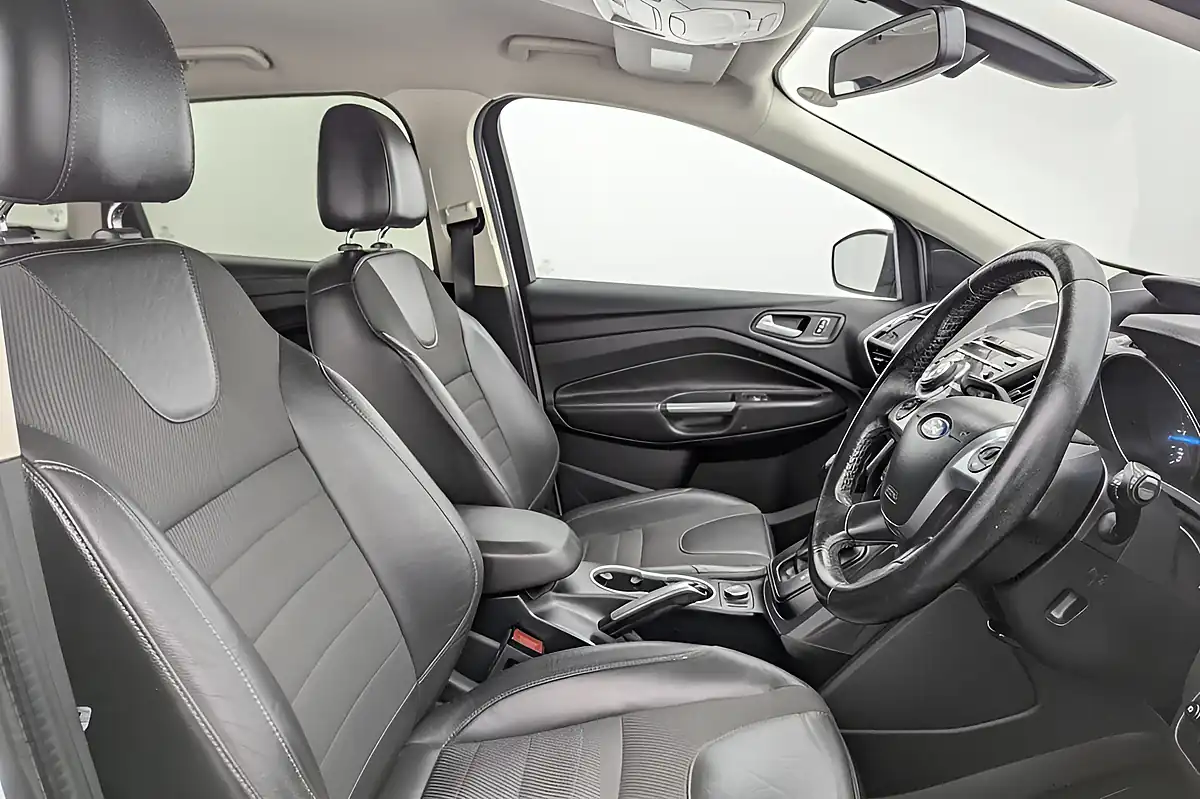 Used 2015 Ford Kuga Titanium White - Interior and Exterior details 2