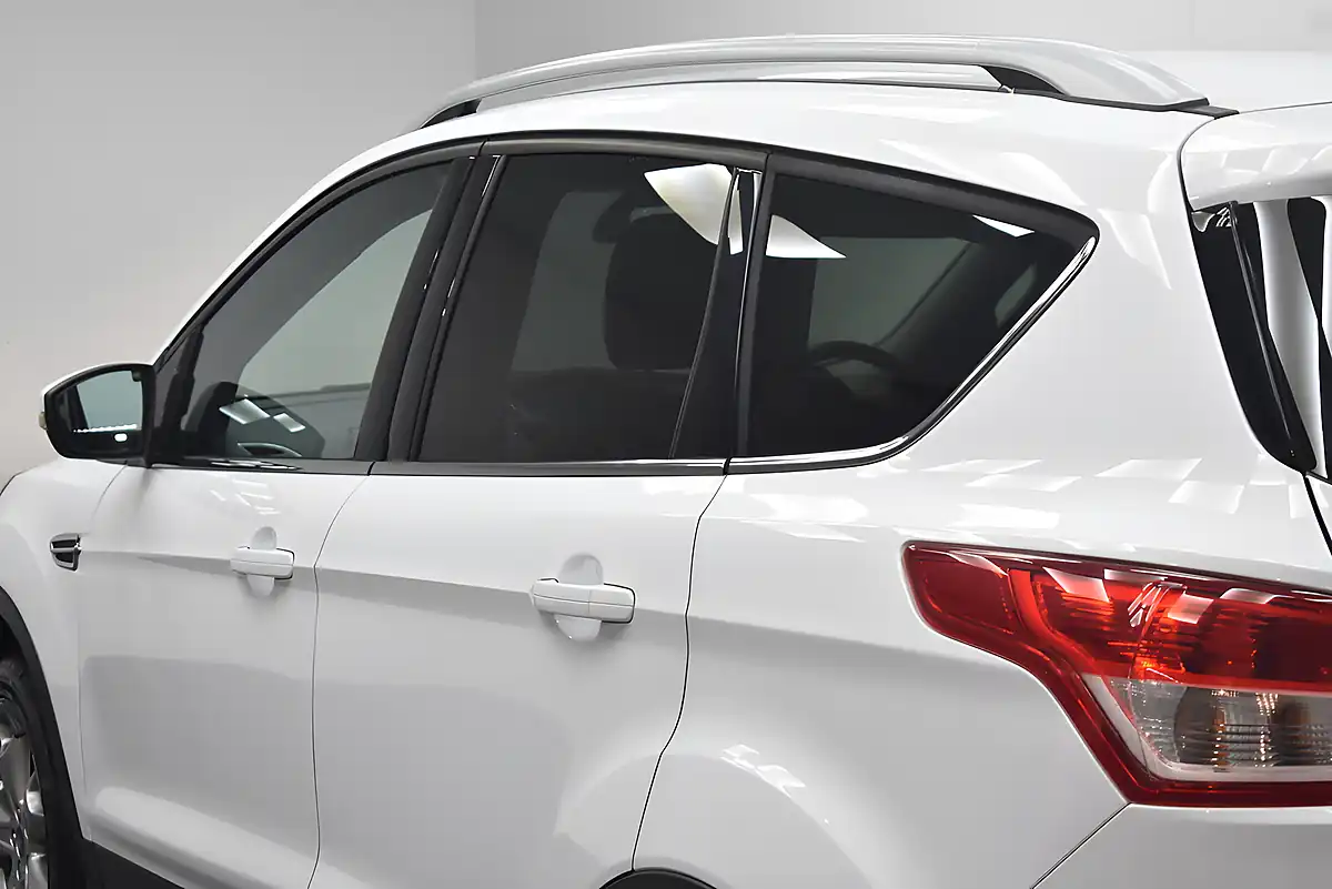 Used 2015 Ford Kuga Titanium White - Interior and Exterior details 11