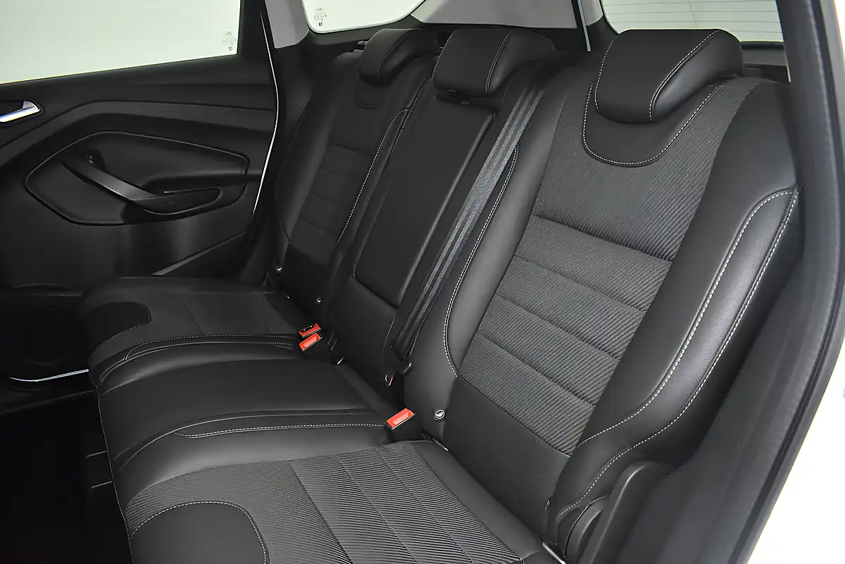 Used 2015 Ford Kuga Titanium White - Interior and Exterior details 12