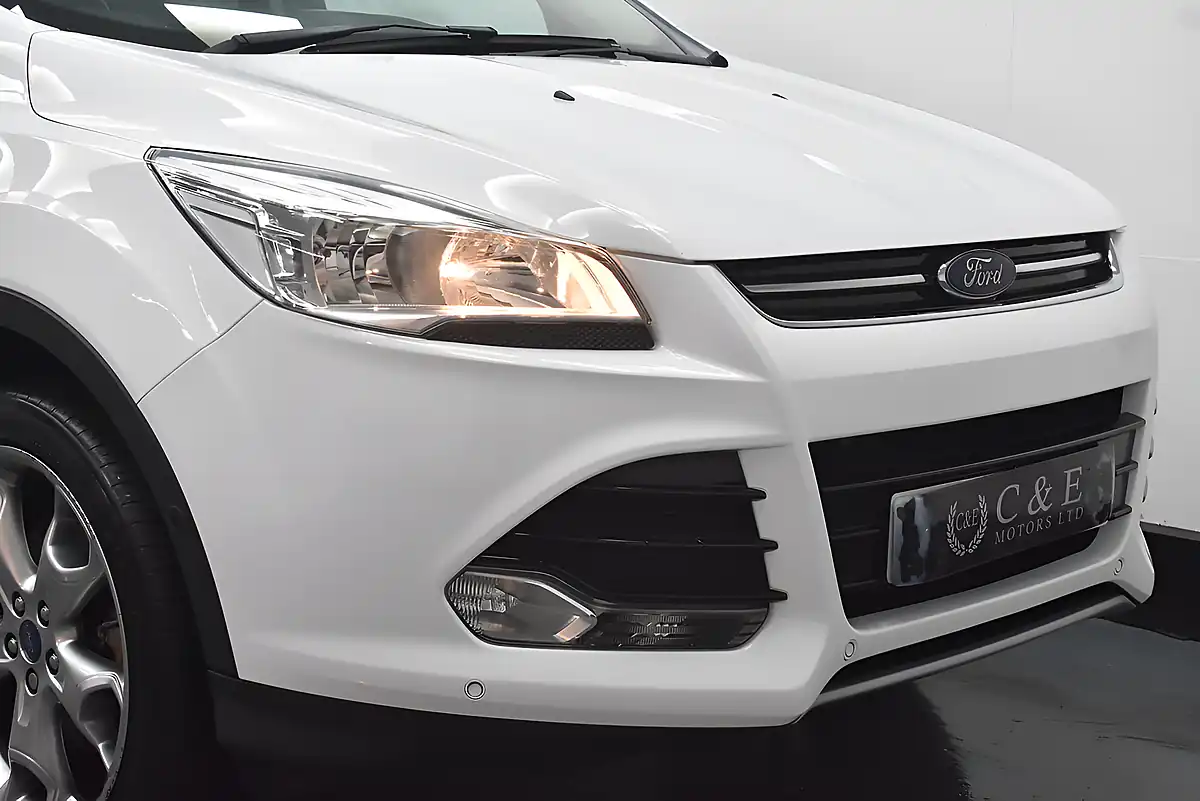 Used 2015 Ford Kuga Titanium White - Interior and Exterior details 14