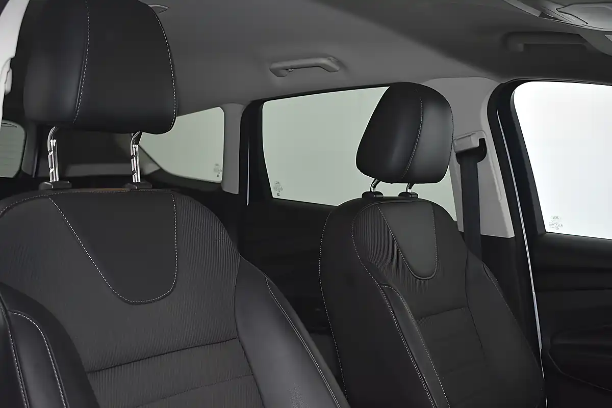Used 2015 Ford Kuga Titanium White - Interior and Exterior details 16