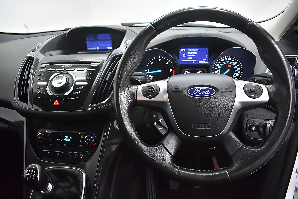 Used 2015 Ford Kuga Titanium White - Interior and Exterior details 17