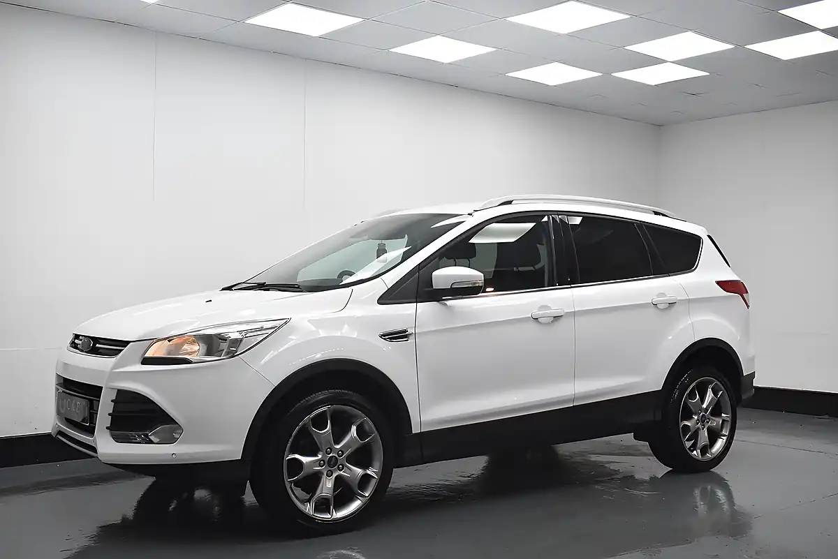 Used 2015 Ford Kuga Titanium White - Interior and Exterior details 5