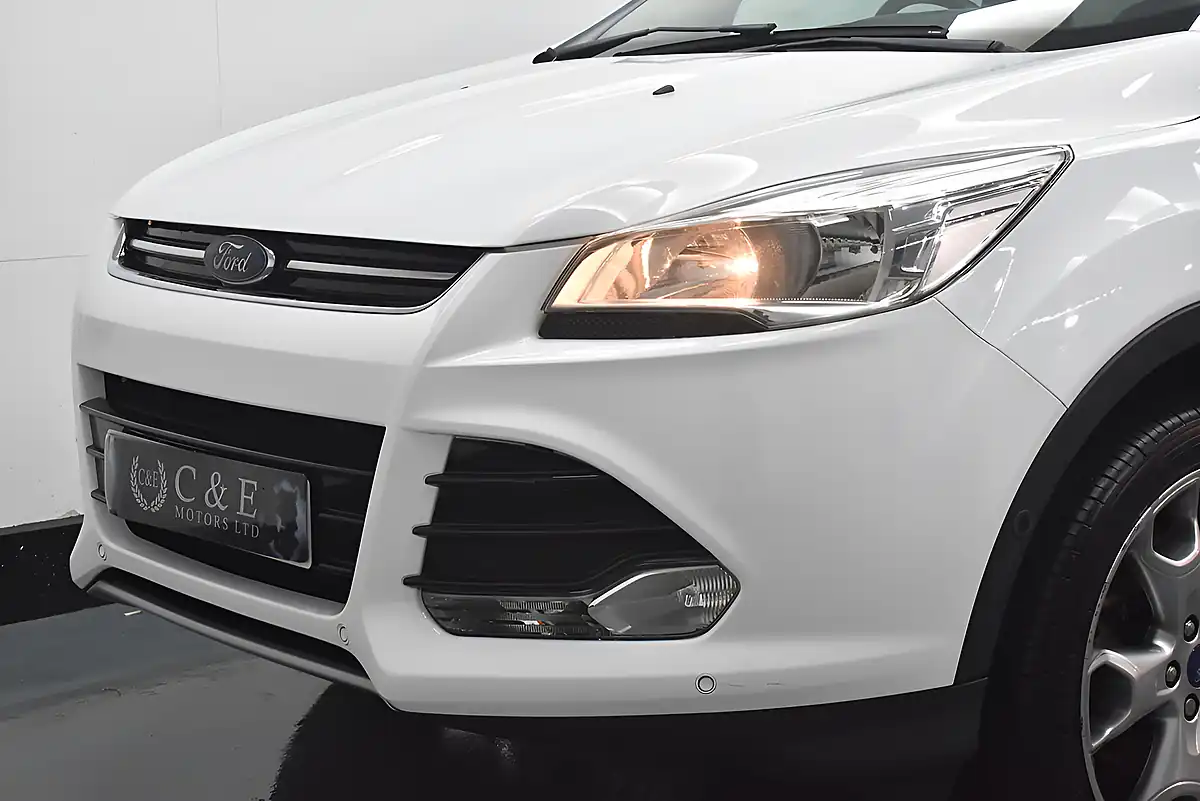 Used 2015 Ford Kuga Titanium White - Interior and Exterior details 6