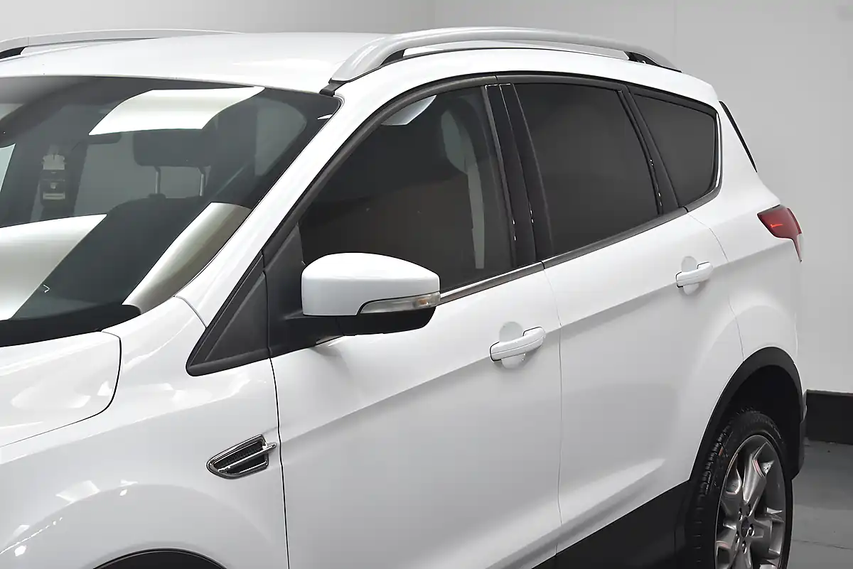 Used 2015 Ford Kuga Titanium White - Interior and Exterior details 7