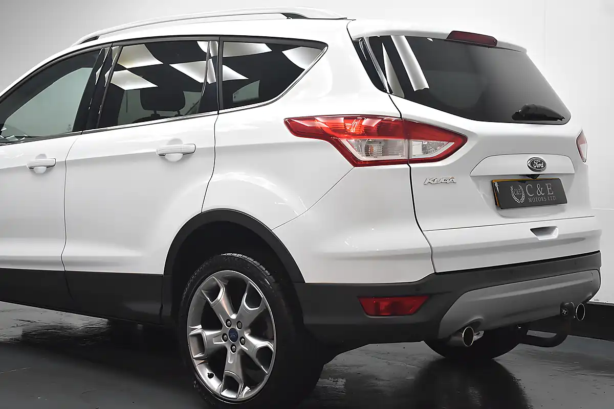 Used 2015 Ford Kuga Titanium White - Interior and Exterior details 9