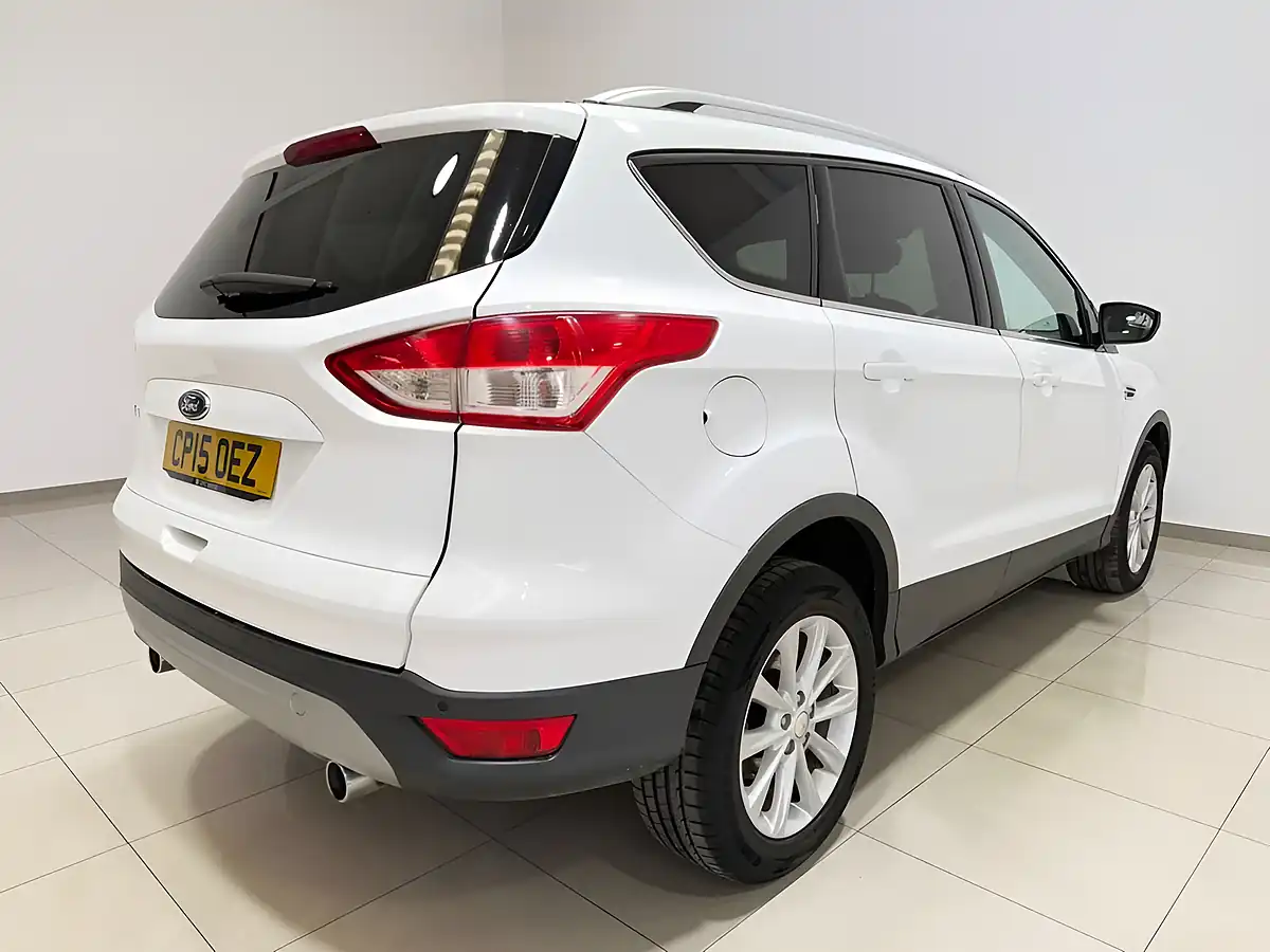 Used 2015 Ford Kuga Titanium White - Interior and Exterior details 9