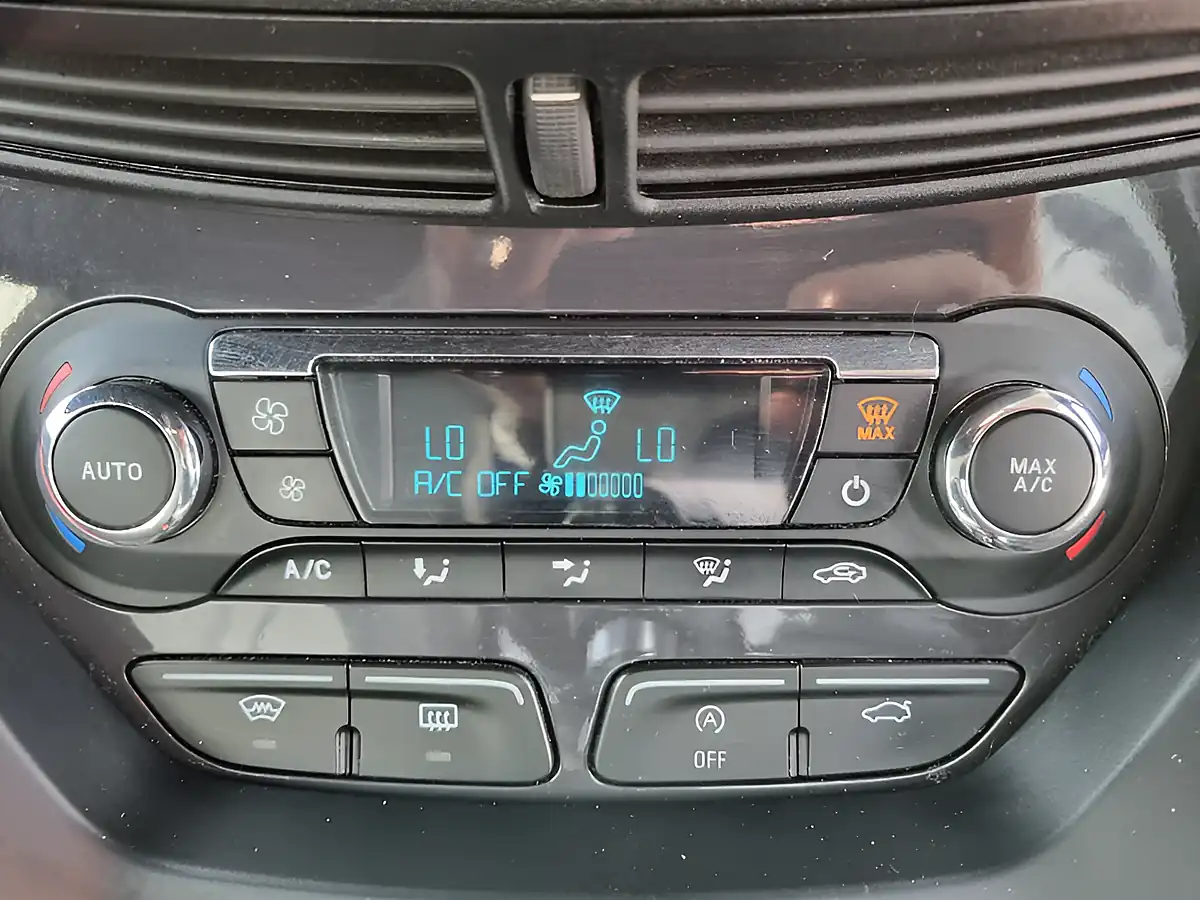 Used 2015 Ford Kuga Titanium X Polar White - Interior and Exterior details 18
