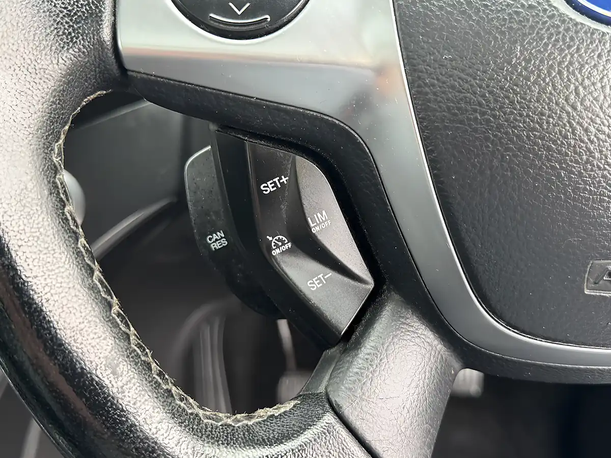 Used 2015 Ford Kuga Titanium X Sport Magnetic Grey Metallic - Interior and Exterior details 14
