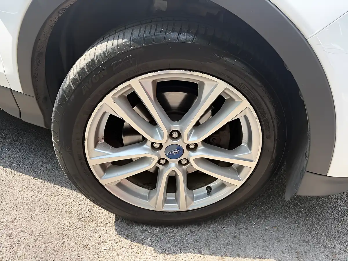 Used 2015 Ford Kuga Titanium X Sport White - Interior and Exterior details 11