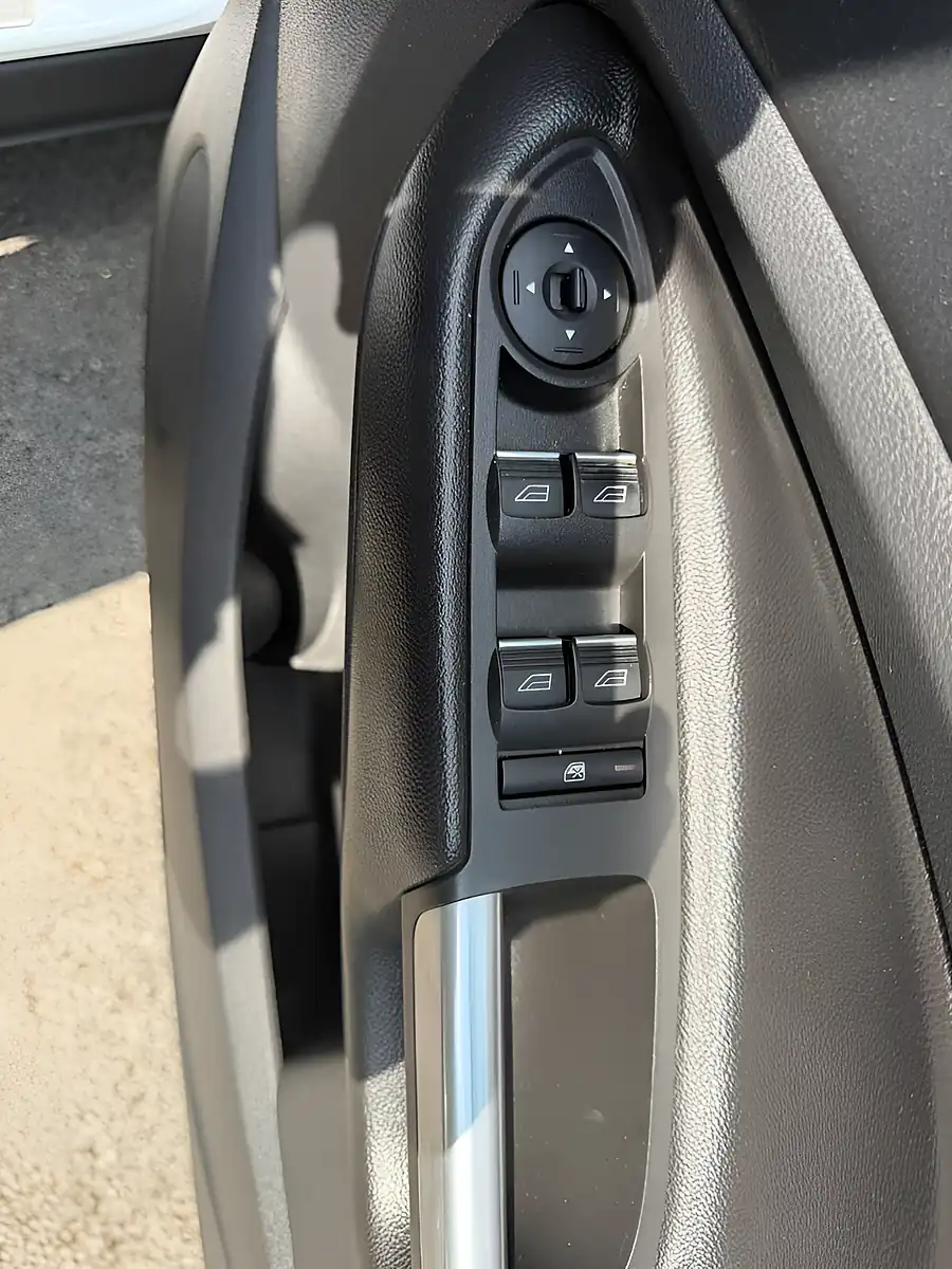 Used 2015 Ford Kuga Titanium X Sport White - Interior and Exterior details 17