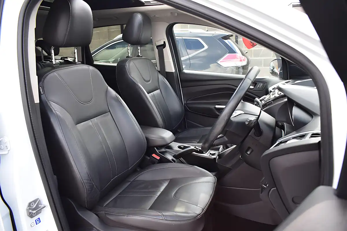 Used 2015 Ford Kuga Titanium X White - Interior and Exterior details 10