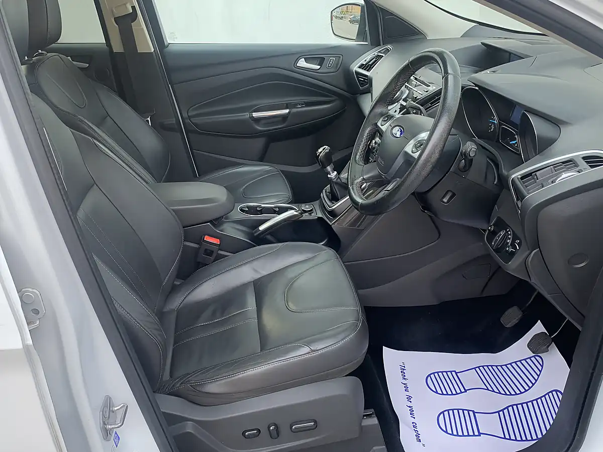 Used 2015 Ford Kuga Titanium X White - Interior and Exterior details 5
