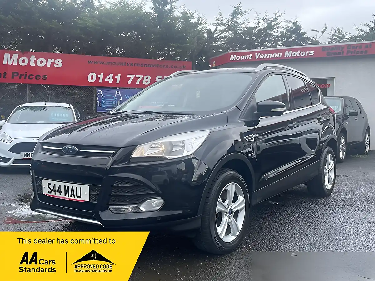Used 2015 Ford Kuga Zetec Black - Front View