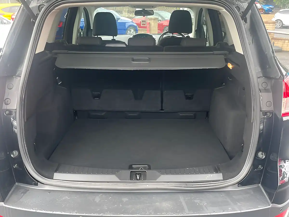 Used 2015 Ford Kuga Zetec Black - Interior and Exterior details 14