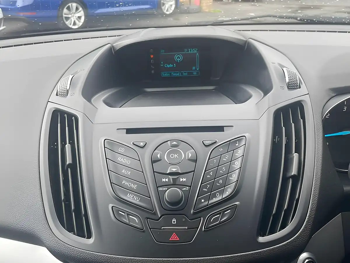 Used 2015 Ford Kuga Zetec Black - Interior and Exterior details 16