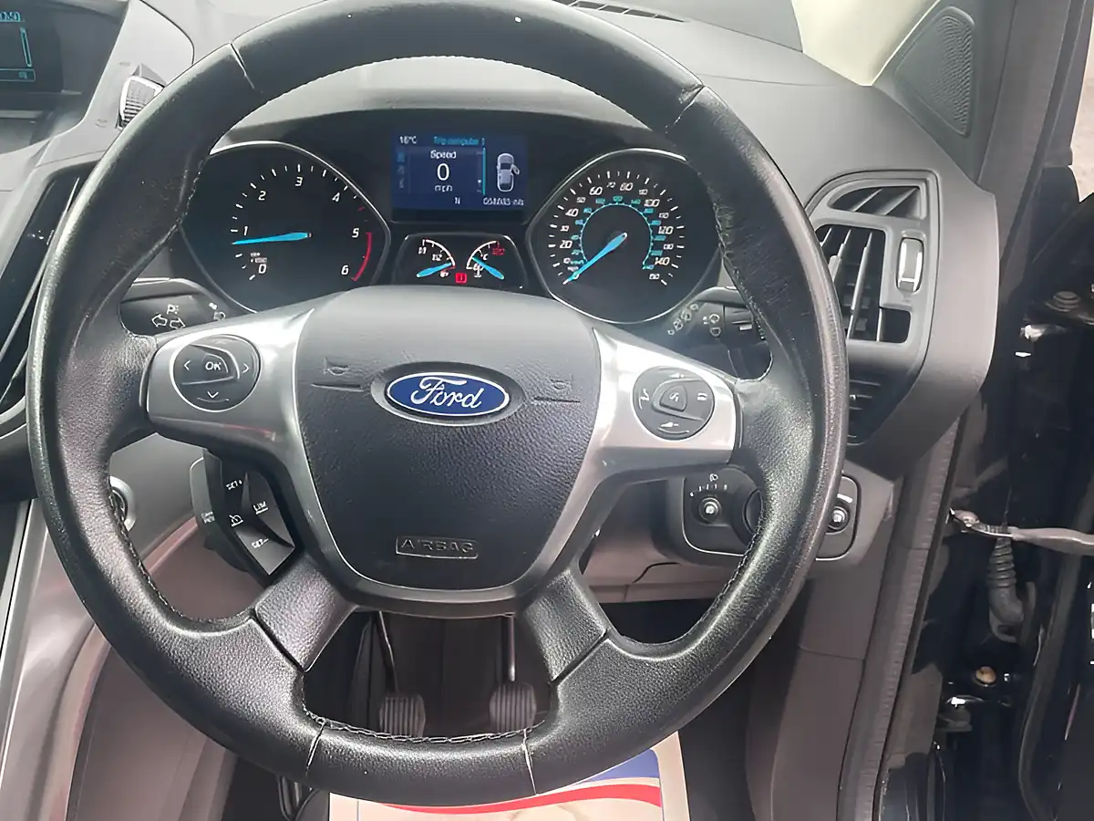 Used 2015 Ford Kuga Zetec Black - Interior and Exterior details 19