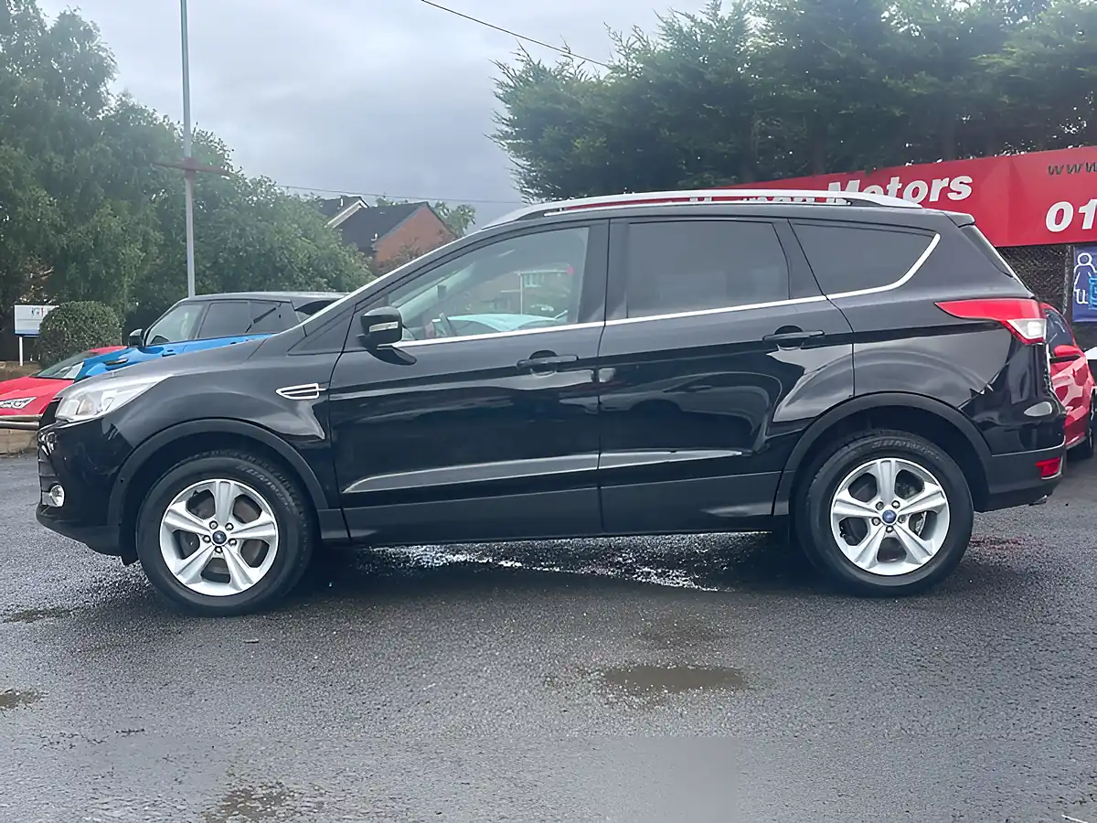Used 2015 Ford Kuga Zetec Black - Interior and Exterior details 4