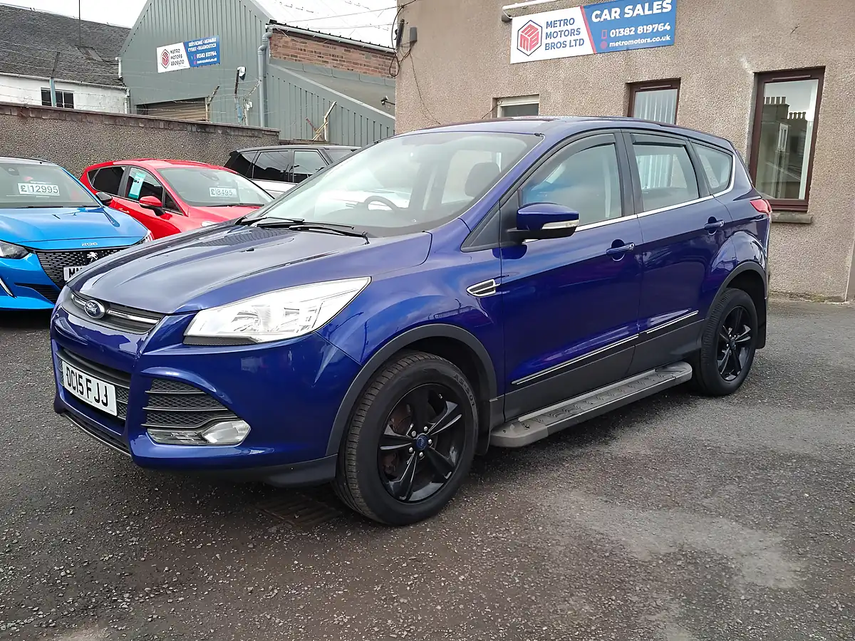 Used 2015 Ford Kuga Zetec Blue - Front View