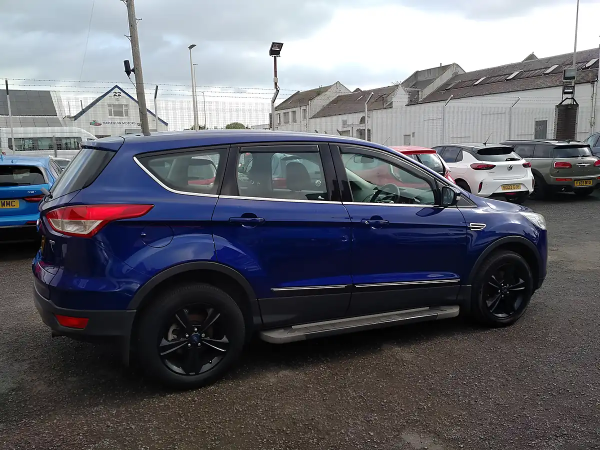 Used 2015 Ford Kuga Zetec Blue - Interior and Exterior details 8