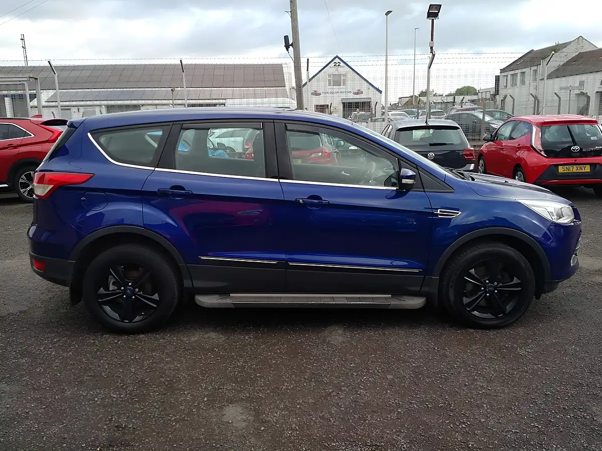 Used 2015 Ford Kuga Zetec Blue - Interior and Exterior details 9