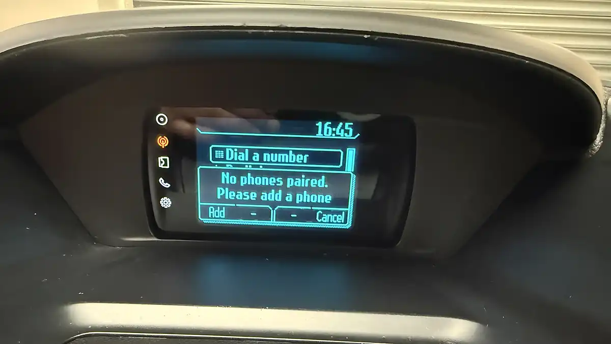 Used 2015 Ford Kuga Zetec Blue - Interior and Exterior details 11
