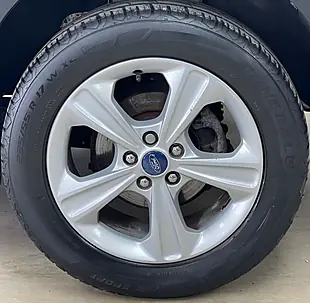Used 2015 Ford Kuga Zetec Frozen White - Interior and Exterior details 10