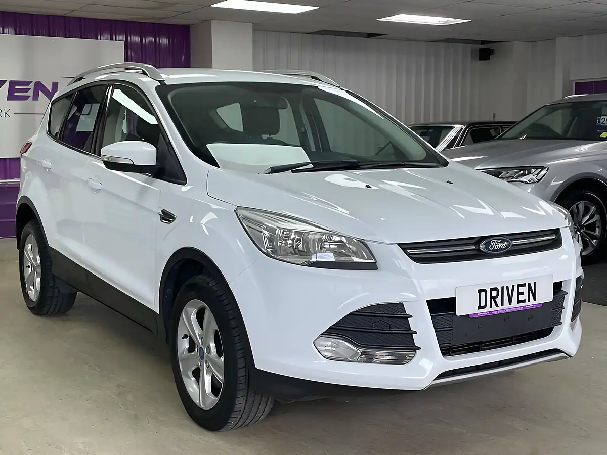 Used 2015 Ford Kuga Zetec Frozen White - Interior and Exterior details 4