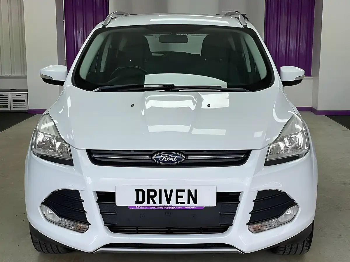 Used 2015 Ford Kuga Zetec Frozen White - Interior and Exterior details 5