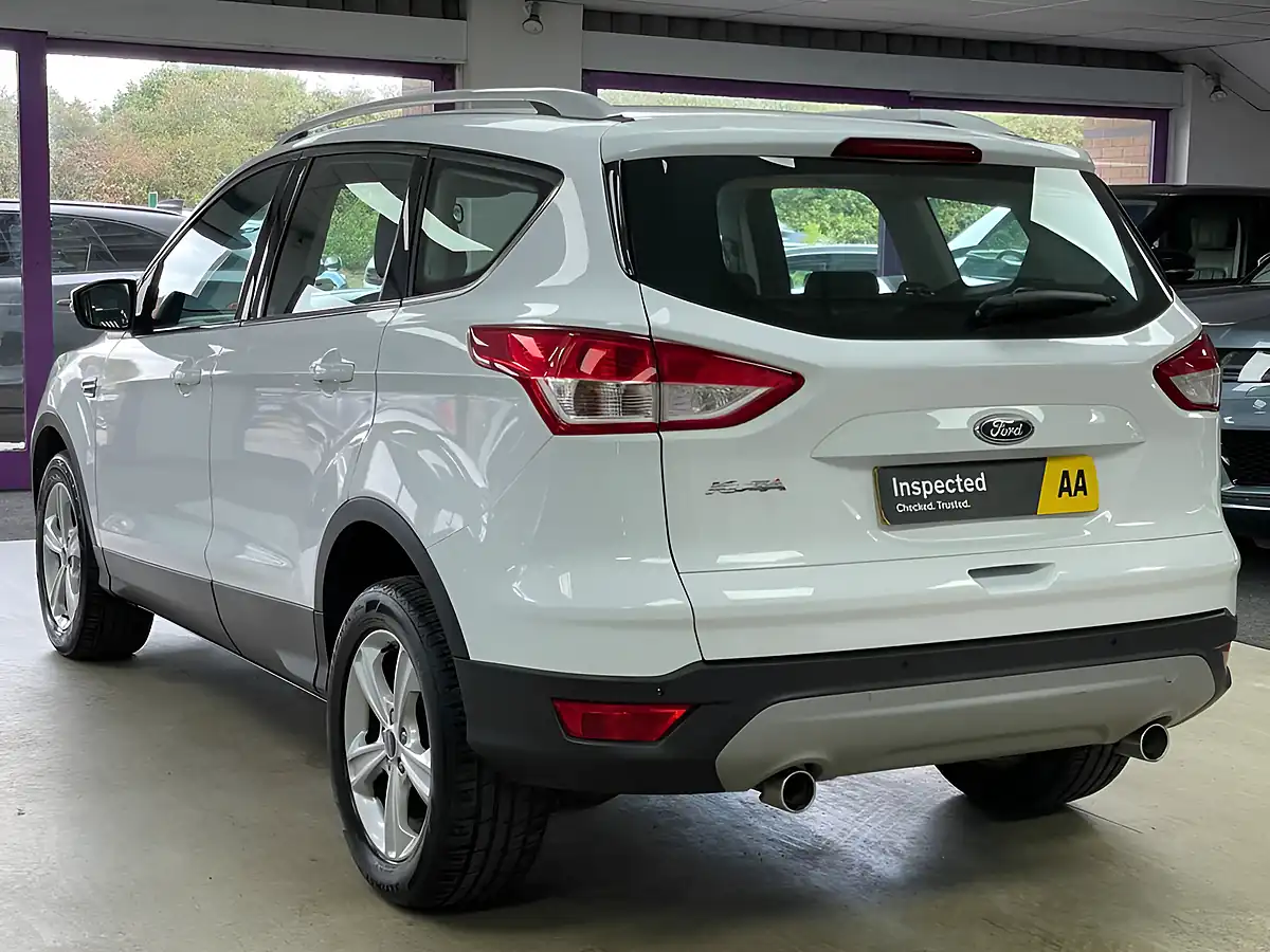 Used 2015 Ford Kuga Zetec Frozen White - Interior and Exterior details 7