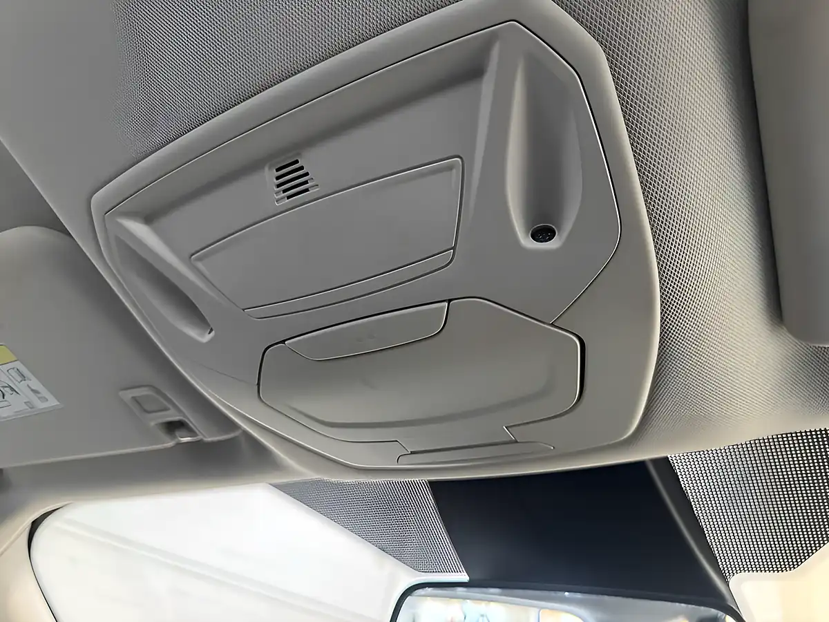 Used 2015 Ford Kuga Zetec Grey - Interior and Exterior details 20