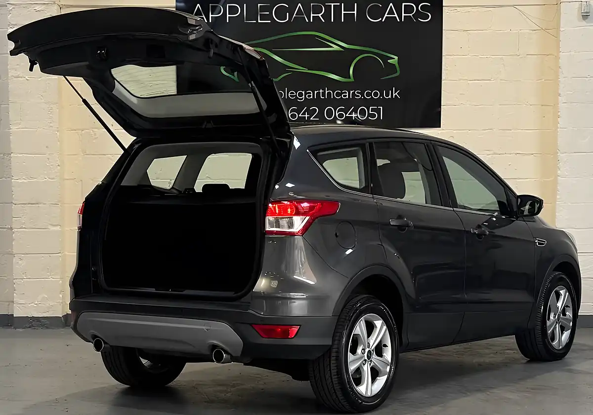 Used 2015 Ford Kuga Zetec Grey - Interior and Exterior details 4