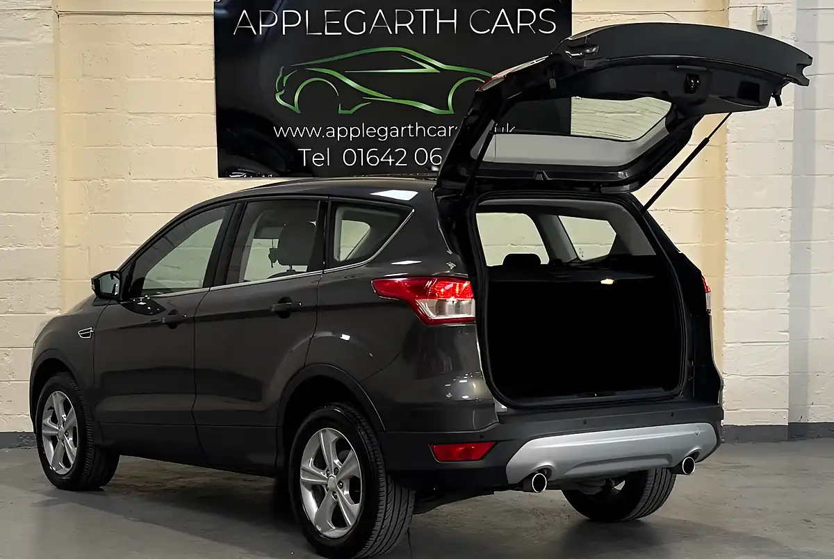 Used 2015 Ford Kuga Zetec Grey - Interior and Exterior details 6
