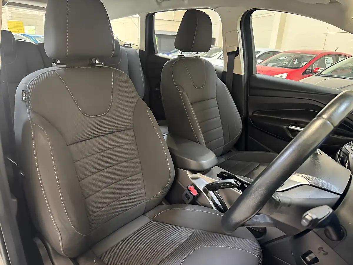 Used 2015 Ford Kuga Zetec Grey - Interior and Exterior details 9