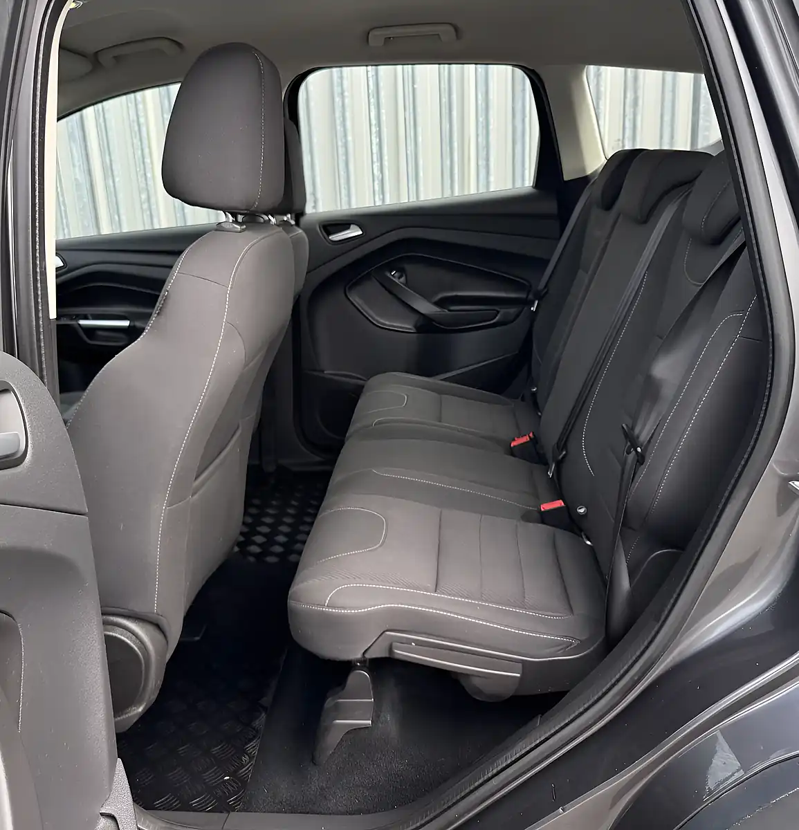 Used 2015 Ford Kuga Zetec Grey - Interior and Exterior details 11