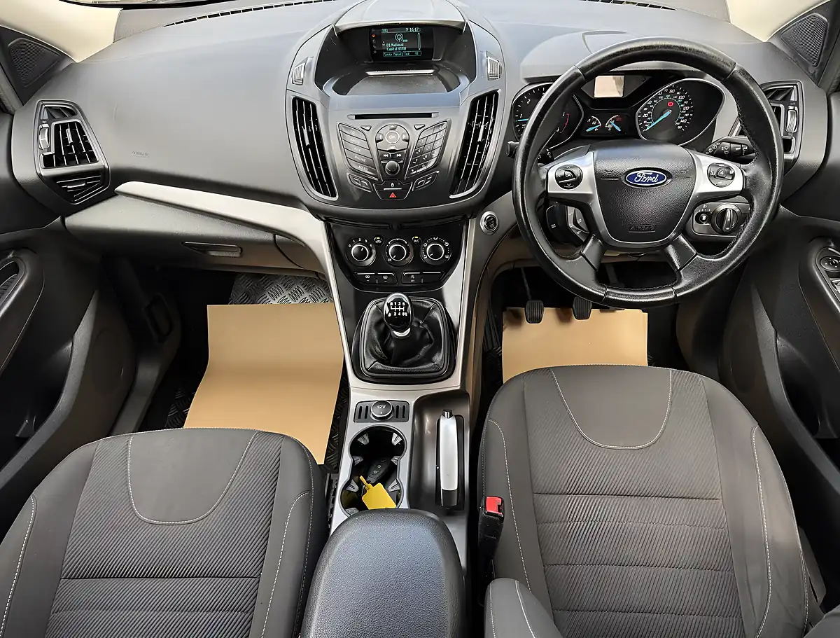 Used 2015 Ford Kuga Zetec Grey - Interior and Exterior details 13