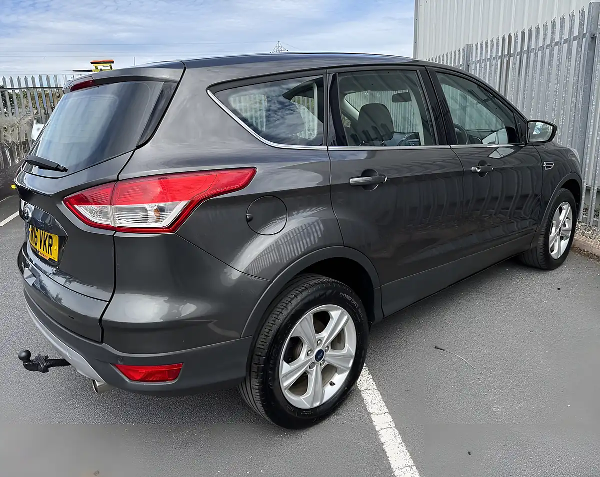 Used 2015 Ford Kuga Zetec Grey - Interior and Exterior details 5