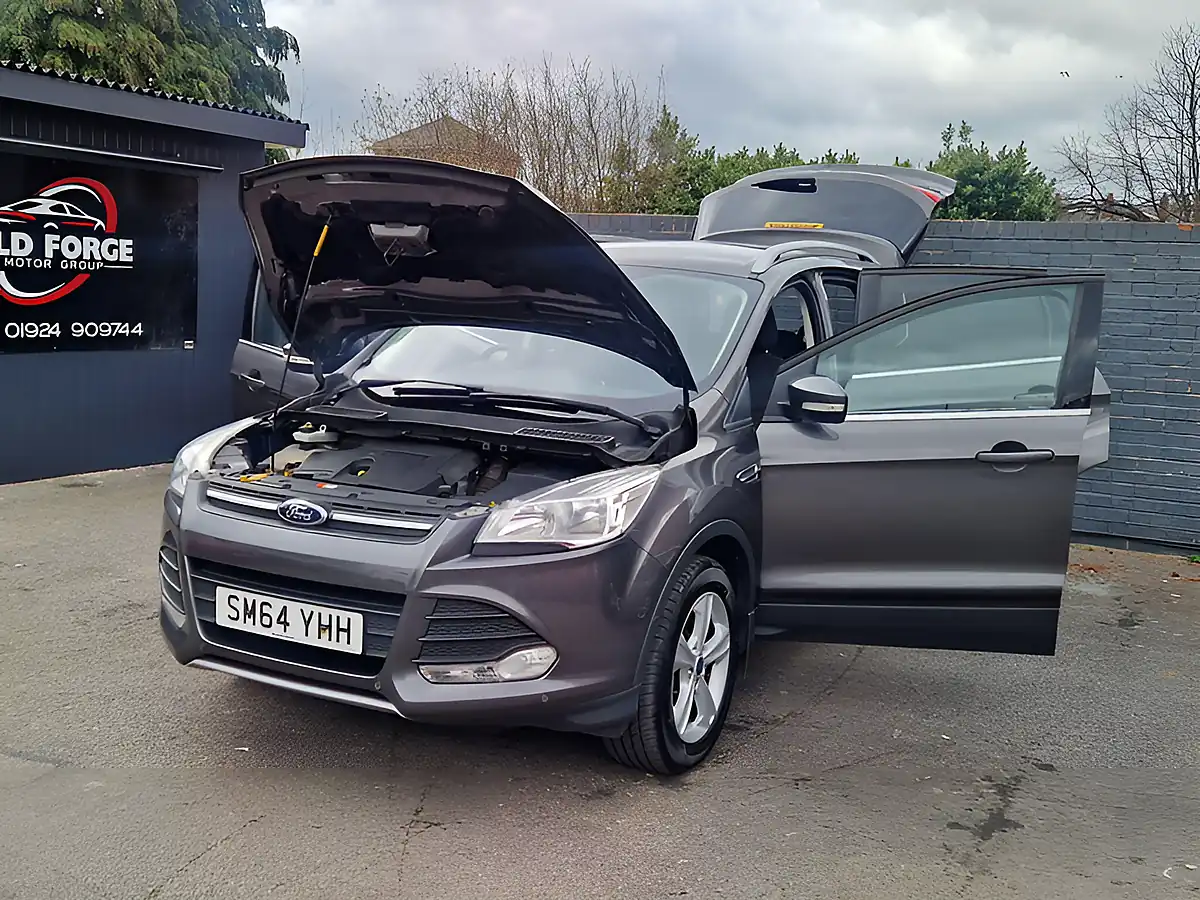 Used 2015 Ford Kuga Zetec Grey - Interior and Exterior details 10