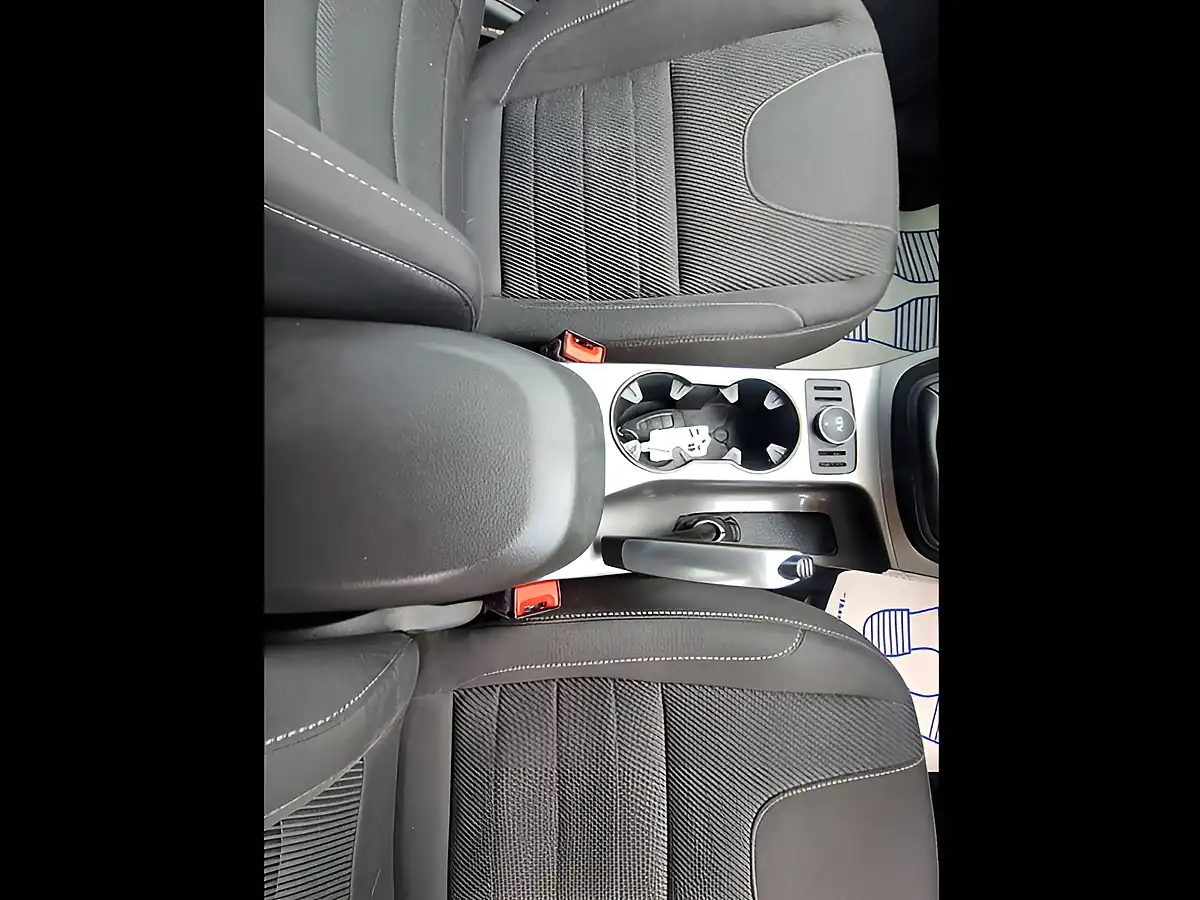 Used 2015 Ford Kuga Zetec Grey - Interior and Exterior details 14