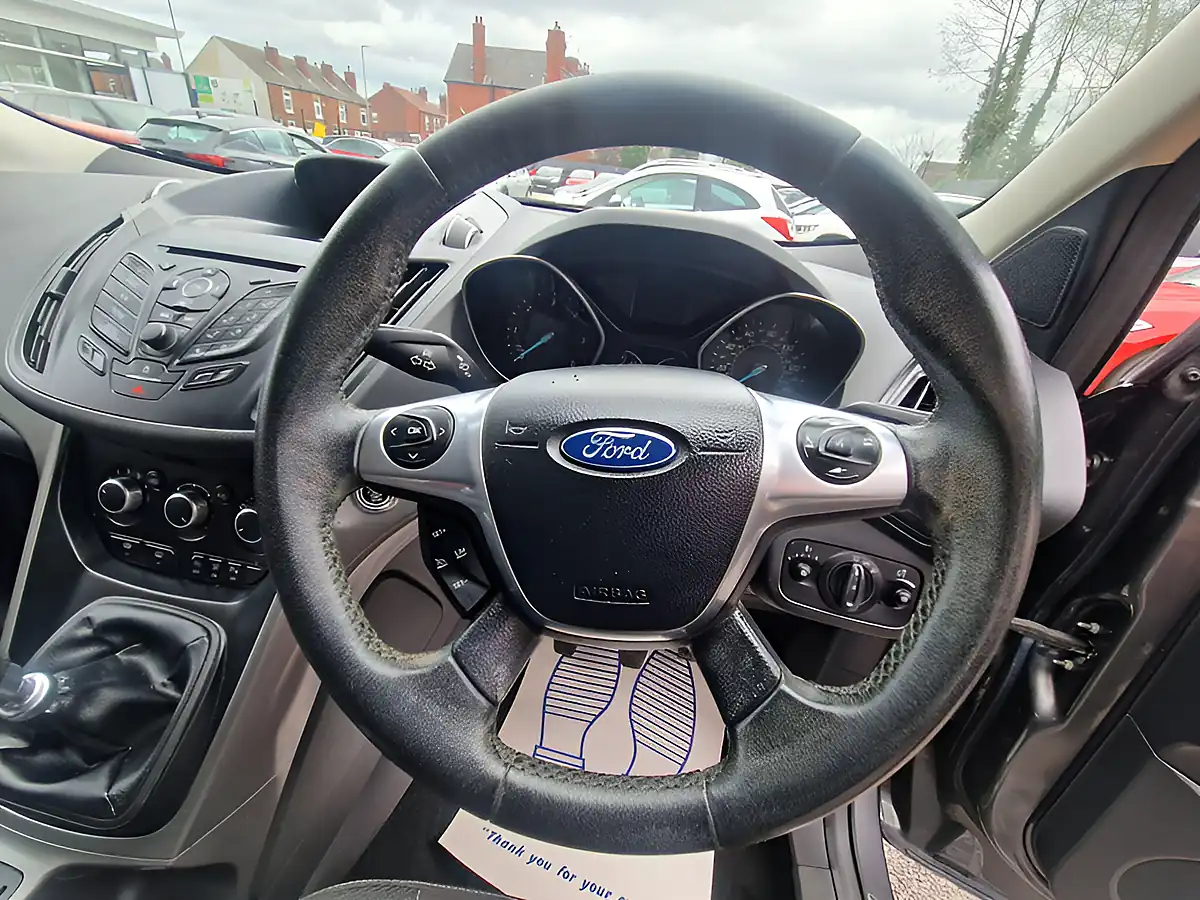 Used 2015 Ford Kuga Zetec Grey - Interior and Exterior details 18