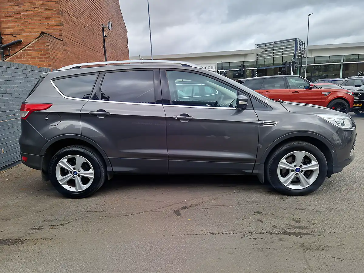 Used 2015 Ford Kuga Zetec Grey - Interior and Exterior details 7
