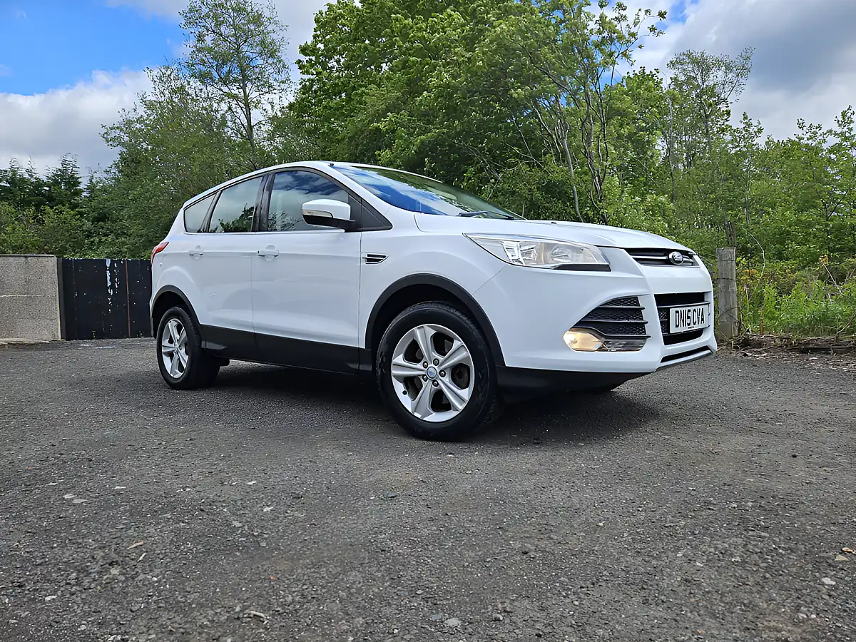 Used 2015 Ford Kuga Zetec White - Front View