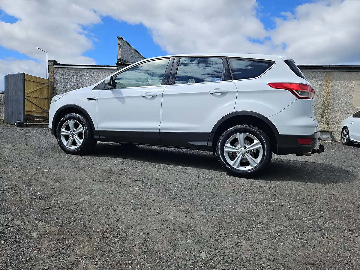 Used 2015 Ford Kuga Zetec White - Interior and Exterior details 13