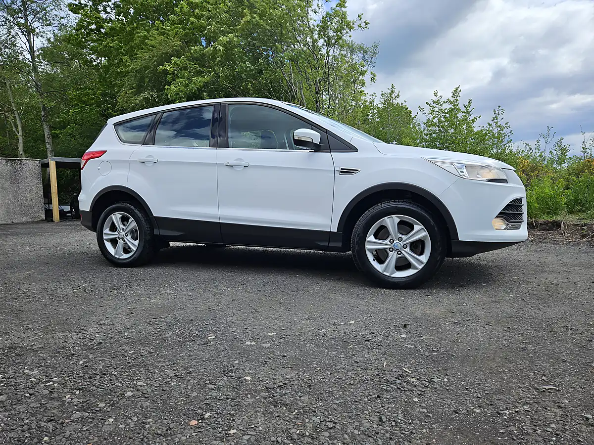 Used 2015 Ford Kuga Zetec White - Interior and Exterior details 4