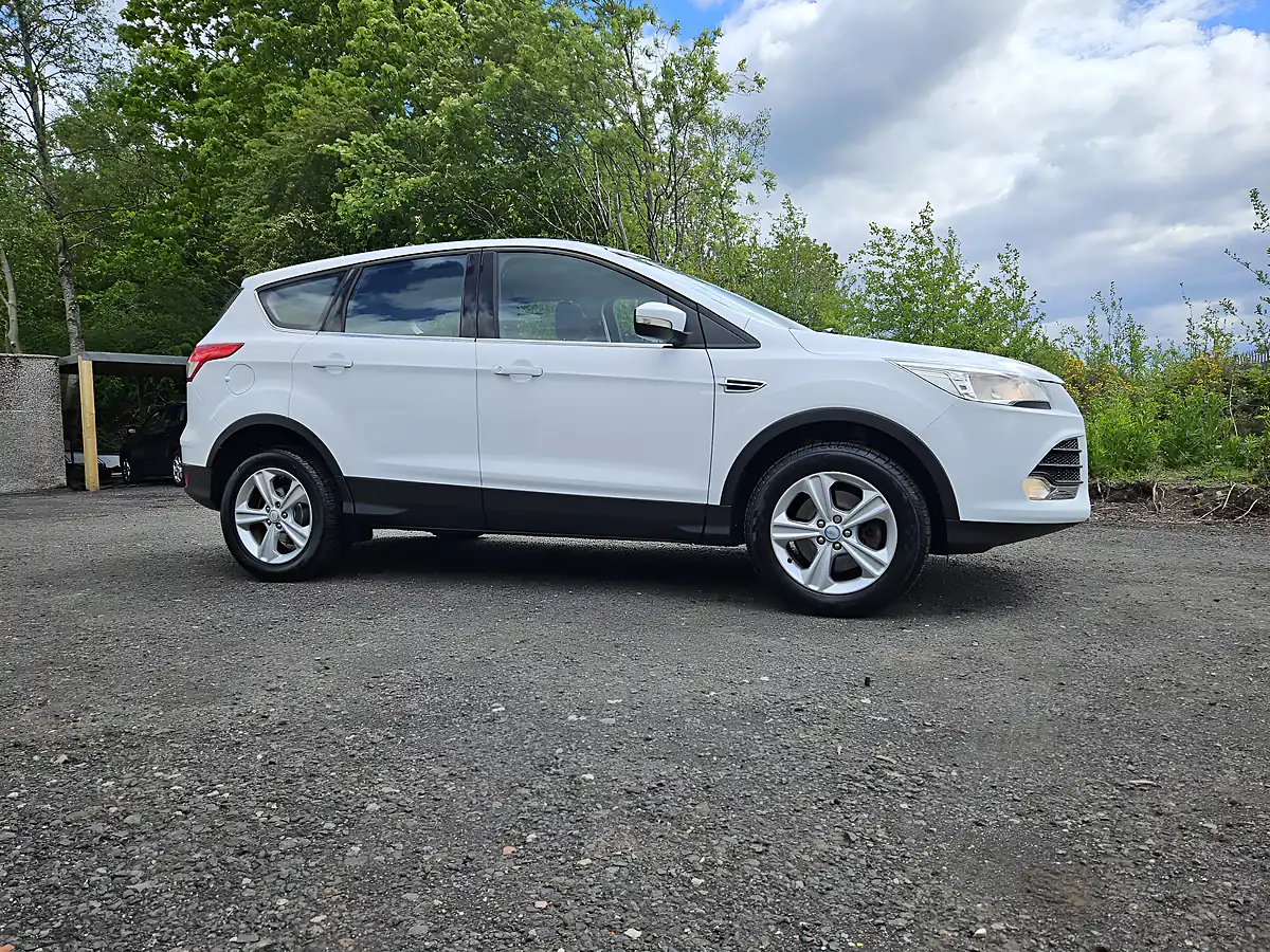 Used 2015 Ford Kuga Zetec White - Interior and Exterior details 7