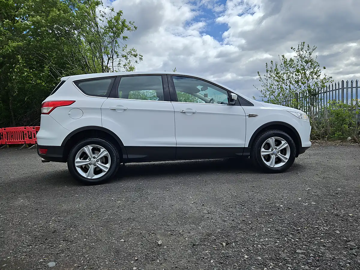 Used 2015 Ford Kuga Zetec White - Interior and Exterior details 8