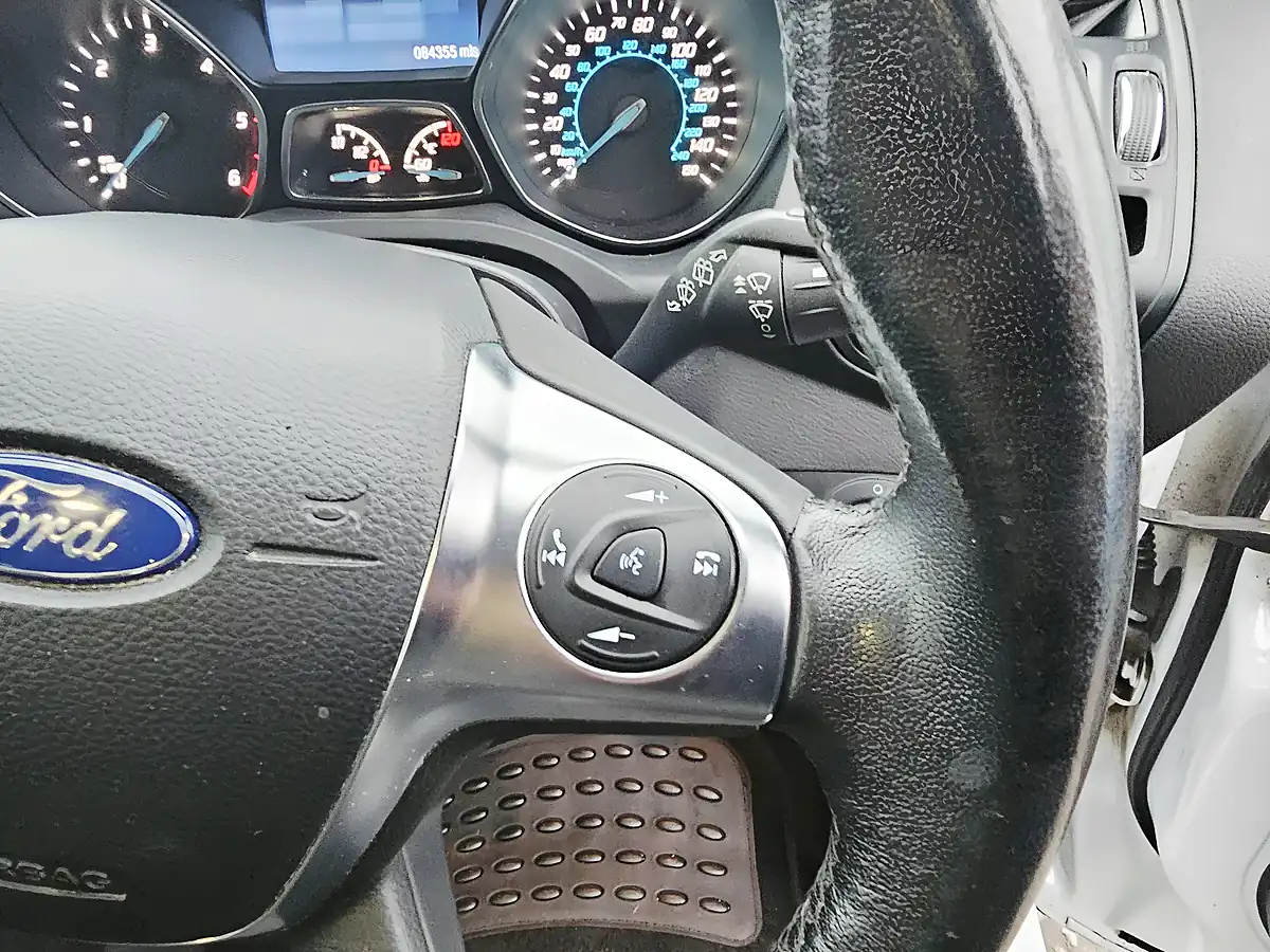 Used 2015 Ford Kuga Zetec White - Interior and Exterior details 14