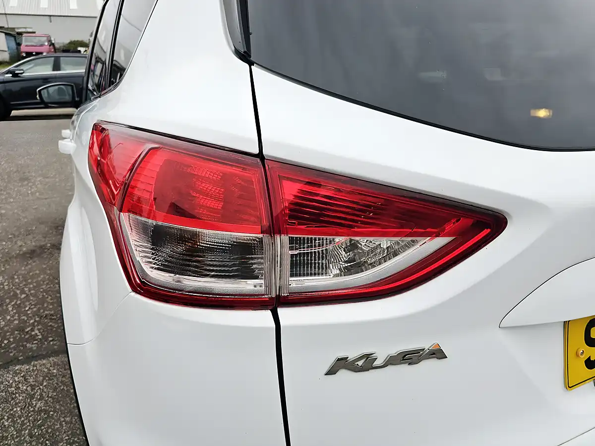 Used 2015 Ford Kuga Zetec White - Interior and Exterior details 17