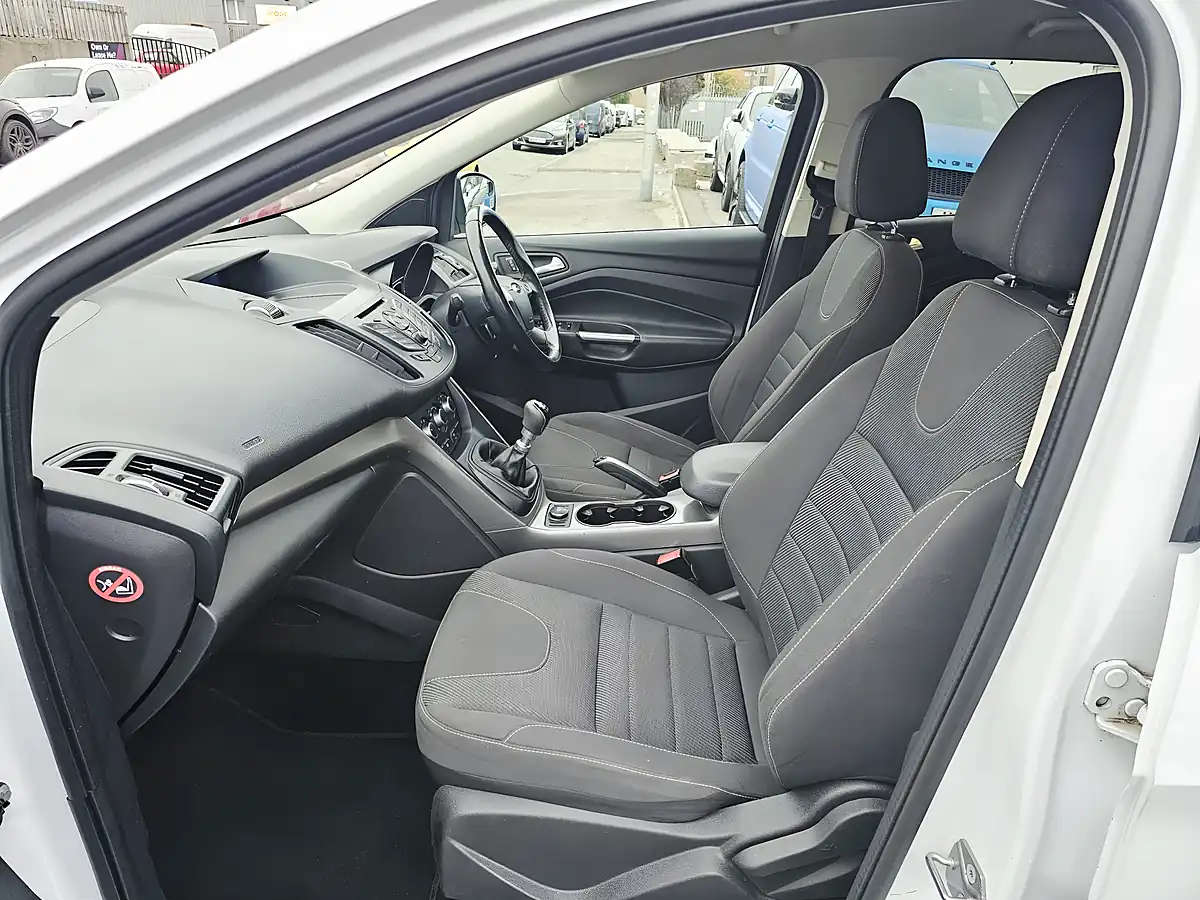 Used 2015 Ford Kuga Zetec White - Interior and Exterior details 7