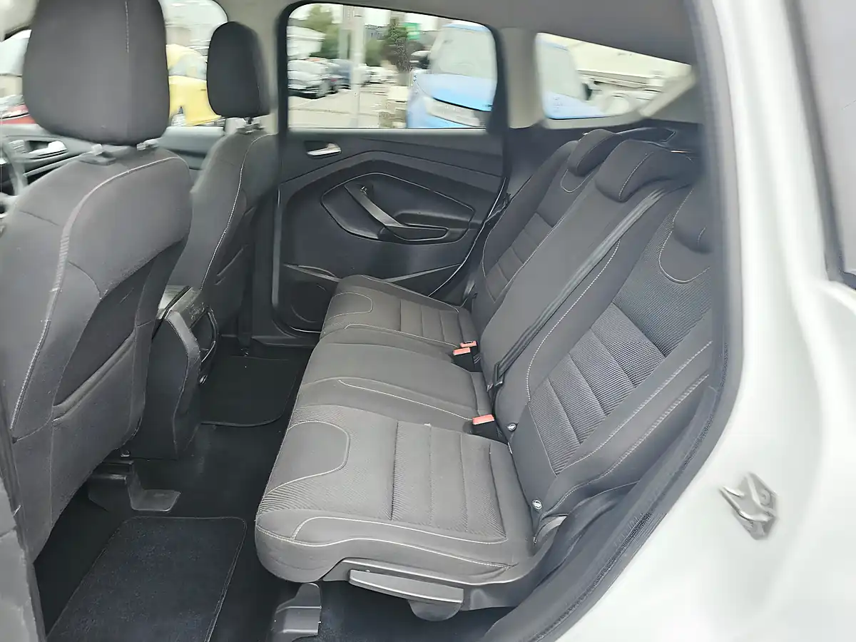 Used 2015 Ford Kuga Zetec White - Interior and Exterior details 8